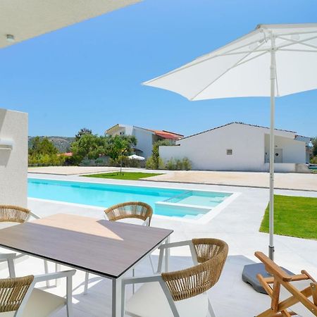 Filoxenia Luxury Apartments Potos Exterior photo