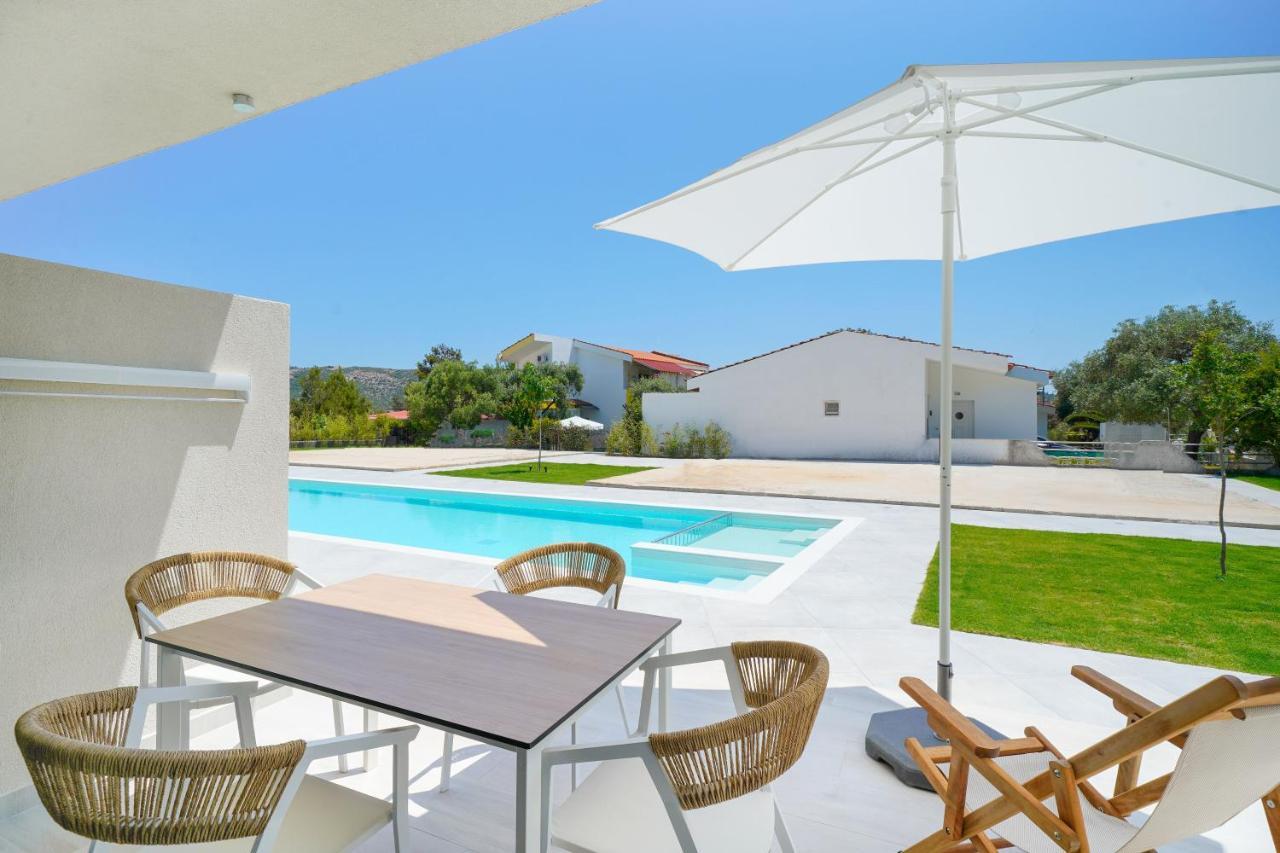 Filoxenia Luxury Apartments Potos Exterior photo