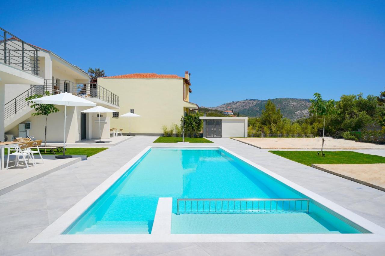 Filoxenia Luxury Apartments Potos Exterior photo
